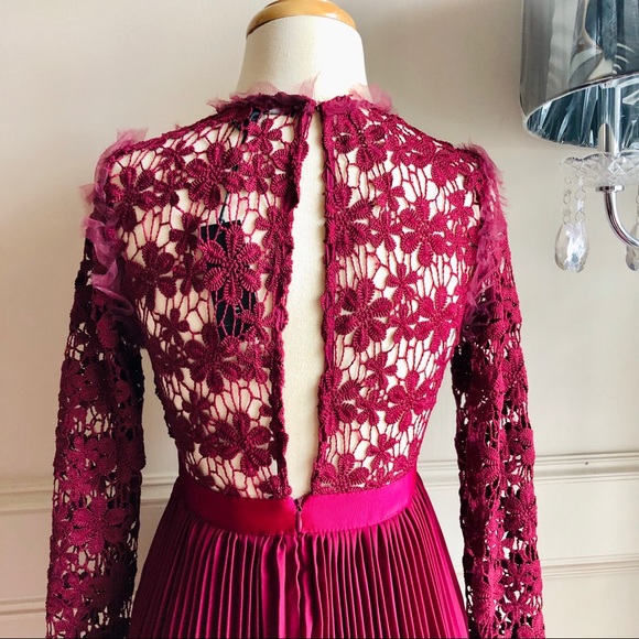 Romeo + Juliet Long Sleeve Pleated Lace Dress S - Picture 7 of 12